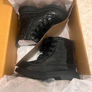 Kids UGG Boots (black sparkle)